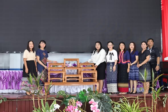 มอบของที่ระลึกจากคุณครูผู้เกษียณอายุราชการประจำปี 2569